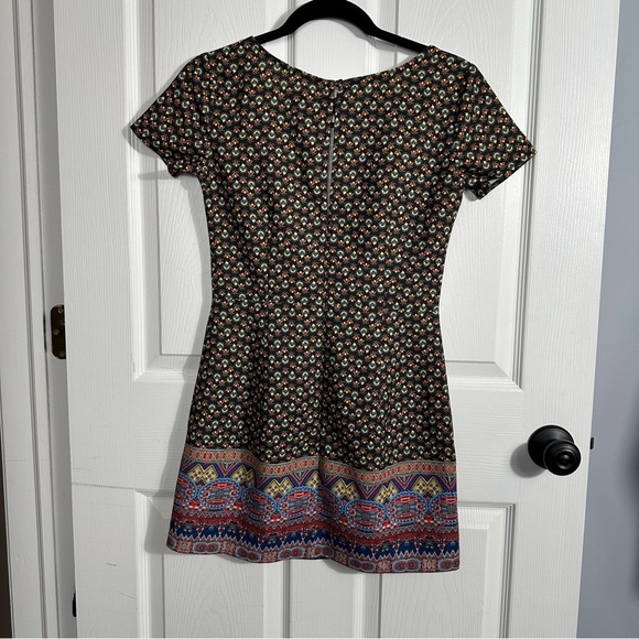 Hollister border print dress,‎ size XS, keyhole back with zipper closure, spring - Picture 11 of 11